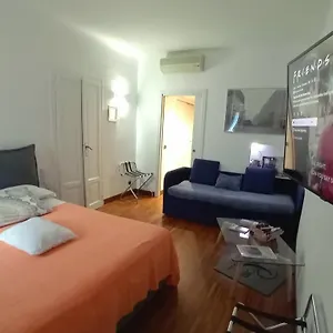 2* Alojamento de Acomodação e Pequeno-almoço Room Inn