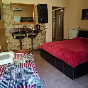 Gina Oda ve Kahvaltı Roma