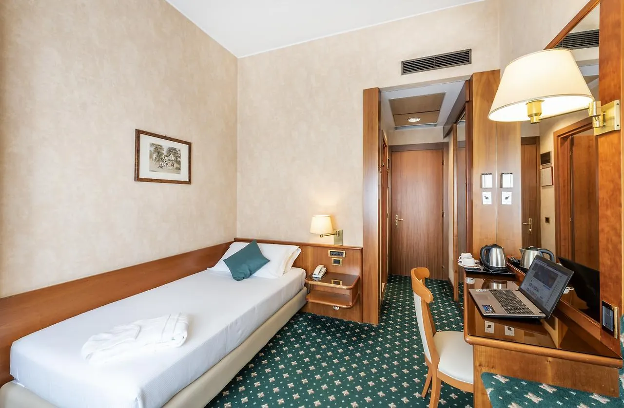 Hotel Ascot Milano 4*,  Italien